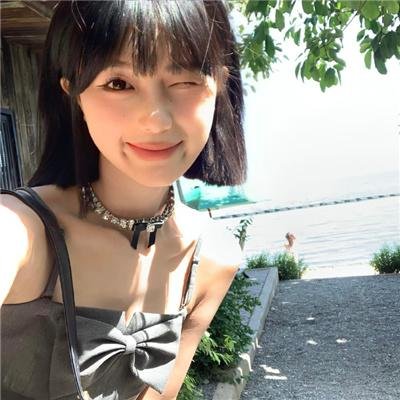 女孩不平凡 海报